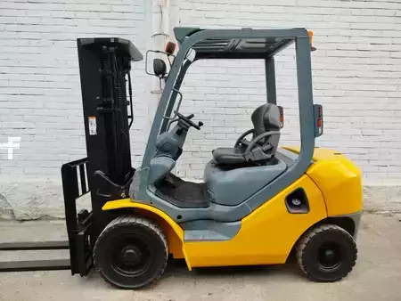 Dieseltrukki 2016  Komatsu D-FD25T-17 (2)