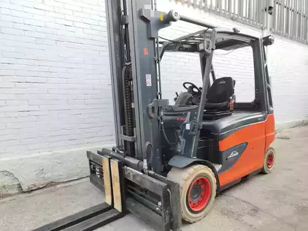 Electric - 4 wheels 2018  Linde E50HL-01/600 (1)