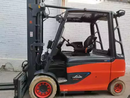 Electric - 4 wheels 2018  Linde E50HL-01/600 (2)