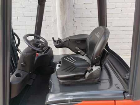 Eléctrico - 3 rodas 2017  Linde E14-02 (7)