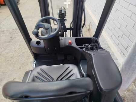 Eléctrico - 3 rodas 2017  Linde E14-02 (8)