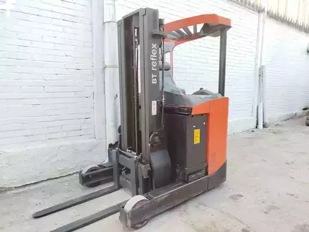 Reach Trucks 2015  BT RRE160 (3)
