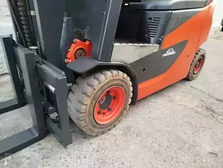 Eléctrica de 4 ruedas 2019  Linde E16P (4)
