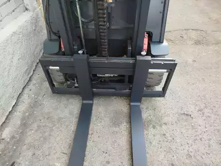 Eléctrica de 4 ruedas 2019  Linde E16P (5)
