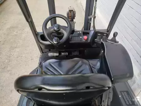 Eléctrica de 4 ruedas 2019  Linde E16P (8)