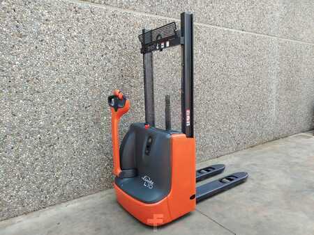 Apilador eléctrico 2018  Linde L10B (1)