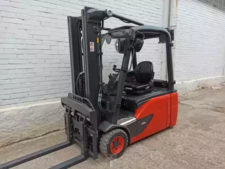 El truck - 3 hjulet 2019  Linde E16L-02 (1)