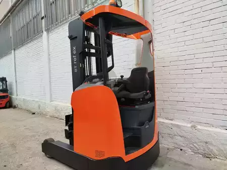 Reach Trucks 2019  Toyota RRE200H (1)