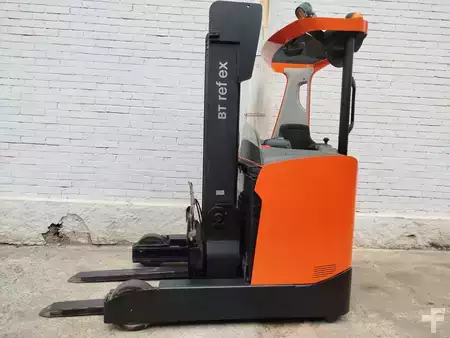 Reach Trucks 2019  Toyota RRE200H (2)