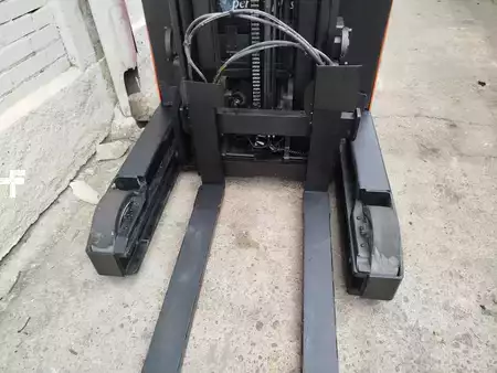 Reach Trucks 2019  Toyota RRE200H (6)