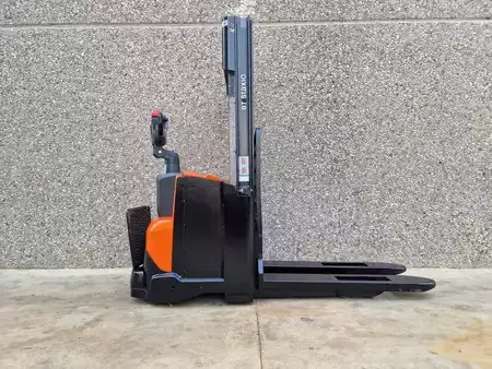 Hochhubwagen 2016  BT SWE120 (2)