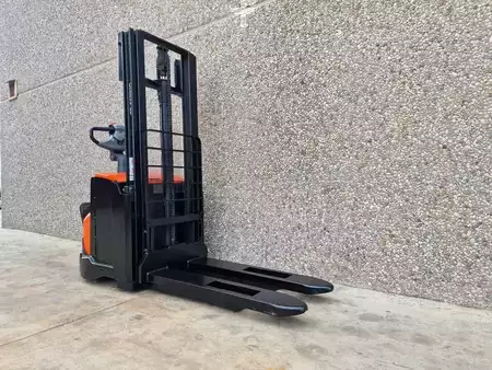 Hochhubwagen 2016  BT SWE120 (3)