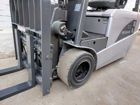 El truck - 3 hjulet 2012  Nissan G1N1L20Q (4)