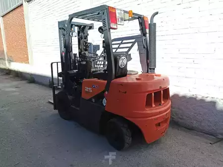 Dieselový VZV 2016  Doosan D25G (3)
