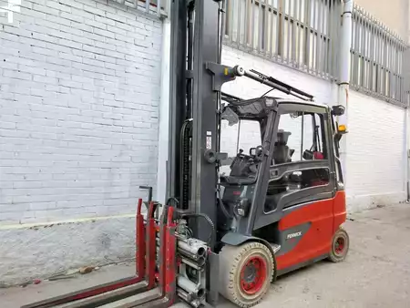Elektryczne 4-kołowe 2018  Linde E50/600H (1)