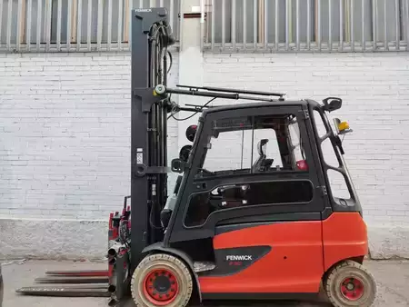 Elektryczne 4-kołowe 2018  Linde E50/600H (2)
