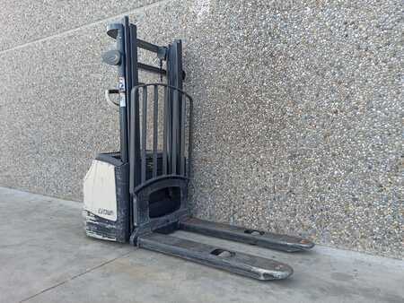 Stacker pedestre 2015  Crown WF3000 (3)