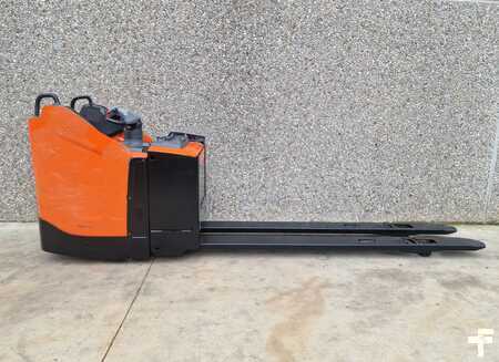 Electric Pallet Jacks 2016  BT LPE200 (1)