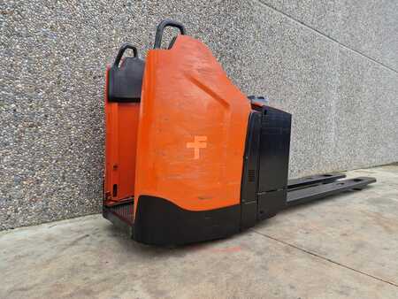 Electric Pallet Jacks 2016  BT LPE200 (2)