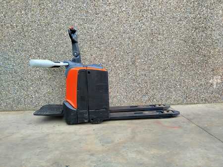 Transpaleta eléctrica 2016  BT LPE200 (2)