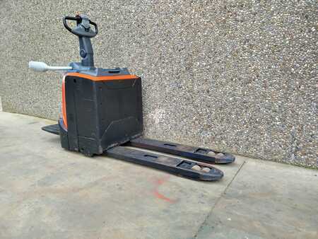 Transpaleta eléctrica 2016  BT LPE200 (3)