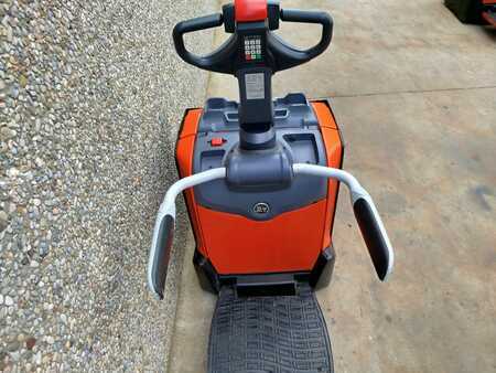 Transpaleta eléctrica 2016  BT LPE200 (4)