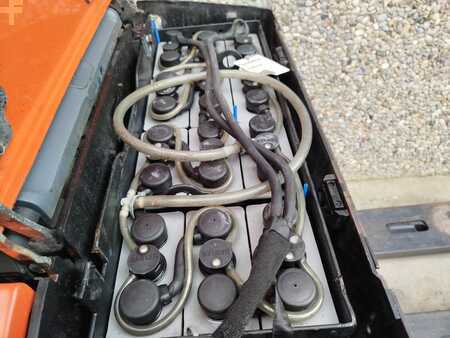 Transpaleta eléctrica 2016  BT LPE200 (8)