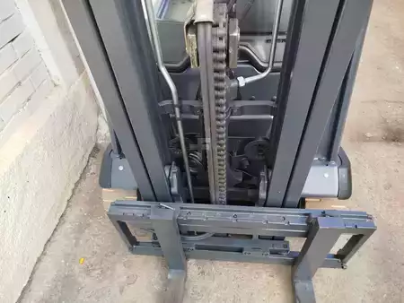 Eléctrico - 3 rodas 2017  Linde E18-02 EVO (5)