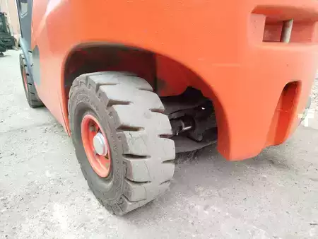 Empilhador diesel 2017  Linde H16D-01 (10)