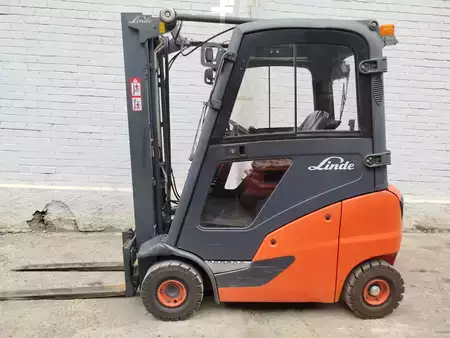 Empilhador diesel 2017  Linde H16D-01 (2)