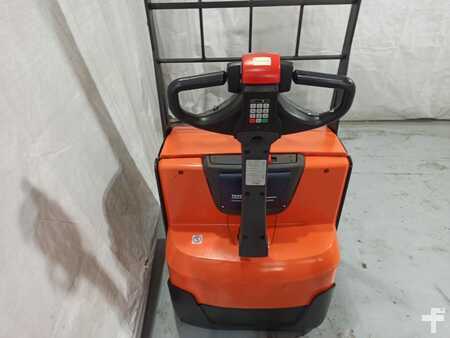 Electric Pallet Trucks 2015  BT LWE200 (4)