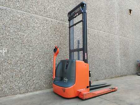 Pallet Stackers 2017  Linde L10AS (1)
