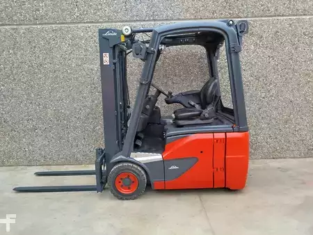 Elektryczne 3-kołowe 2018  Linde E14-02 EVO (2)