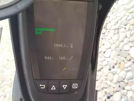 Elektryczne 3-kołowe 2018  Linde E14-02 EVO (9)