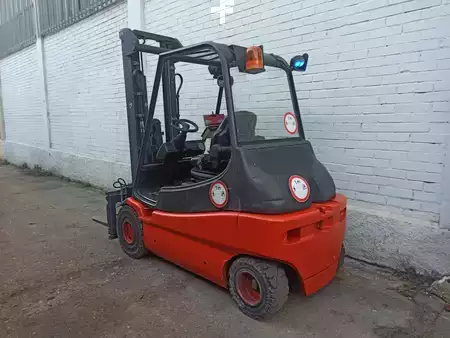 Eléctrica de 4 ruedas 2005  Linde E30-02 (3)