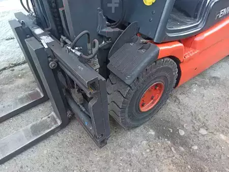 Eléctrica de 4 ruedas 2005  Linde E30-02 (4)
