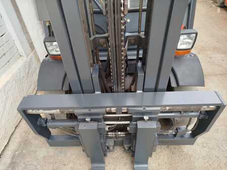 Diesel heftrucks 2012  Linde H40D-01 (5)