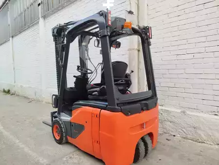 Eléctrico - 3 rodas 2018  Linde E14-02 EVO (3)