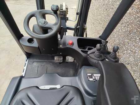 El Truck - 3-hjul 2011  Linde E14 (8)