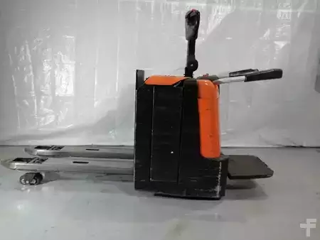 Transpalettes électriques 2014  BT LPE240 (2)