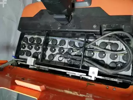 Transpalettes électriques 2014  BT LPE240 (8)