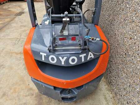 LPG Forklifts 2016  Toyota 02-8FGF30 (6) 