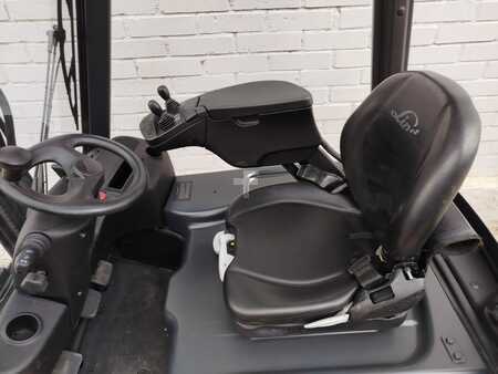 Chariots électriques à 3 roues 2019  Linde E15-02 EVO (7)