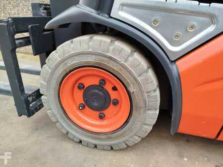 Sähkö - 3 pyör 2011  Linde E14 (4)