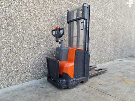 Apilador eléctrico 2016  BT SWE120 (1)