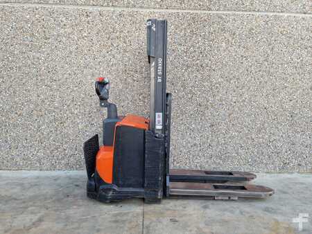 Apilador eléctrico 2016  BT SWE120 (2)