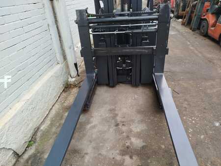 Reach Trucks 2015  Linde R25-01 (7)