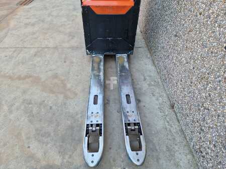 Electric Pallet Jacks 2019  BT LPE200 (6)