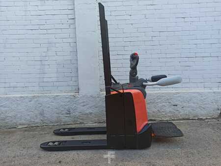 Transpalettes éléctriques 2018  BT LPE200 FRUTERA (2)
