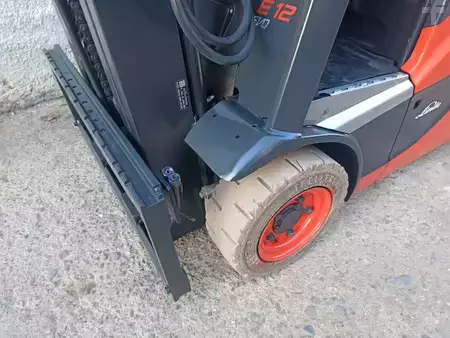Elektryczne 3-kołowe 2018  Linde E12-02 EVO (4)